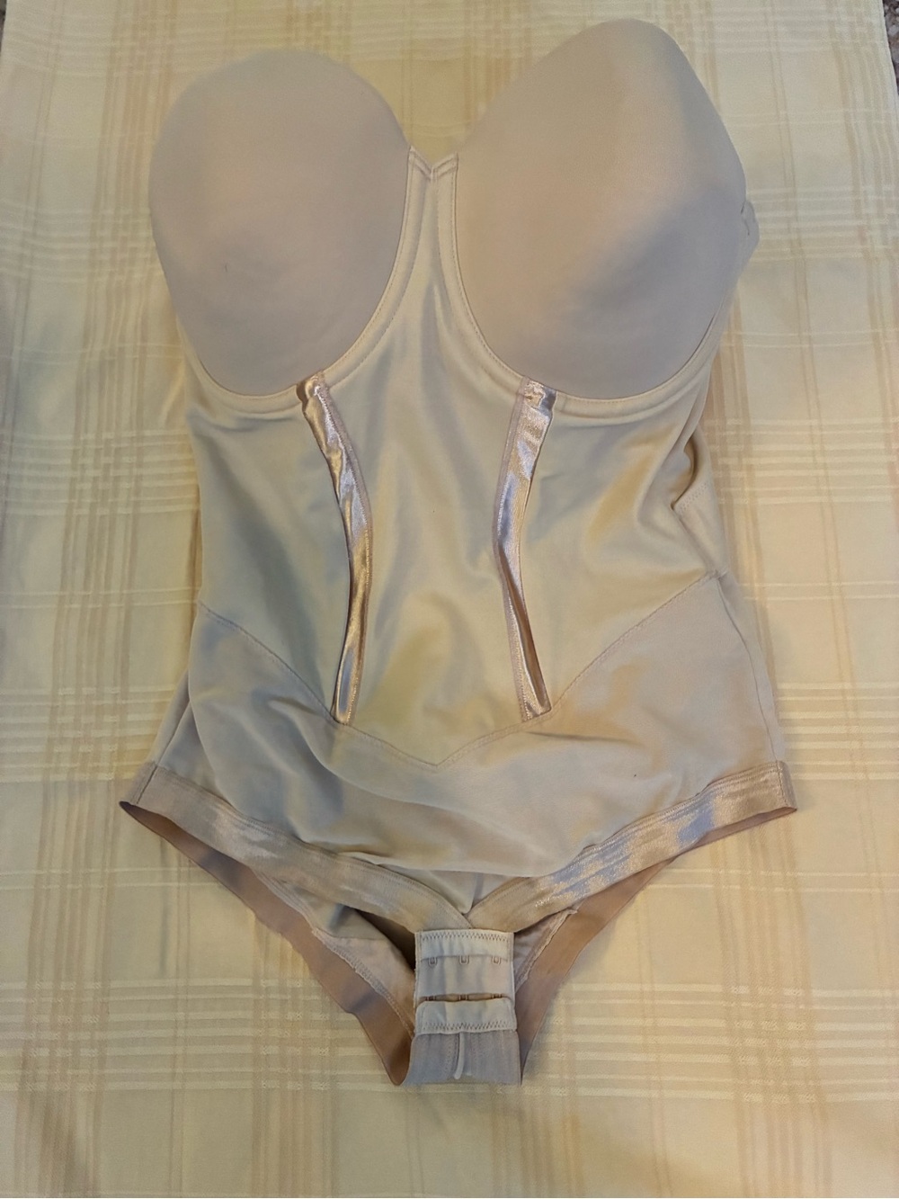 Flexees by Maidenform Strapless Shapewear Bodysuit in Beige 40D